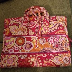 Vera Bradley Travel Organizer in Raspberry Fizz